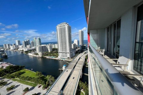 Condo in Hallandale Beach, Florida, 2 bedrooms  № 2263822 - photo 2