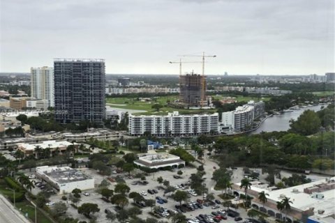 Condo in Hallandale Beach, Florida, 2 bedrooms  № 2263822 - photo 21