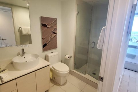 Condo in Hallandale Beach, Florida, 2 bedrooms  № 2263822 - photo 18