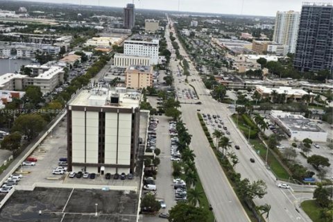 Condo in Hallandale Beach, Florida, 2 bedrooms  № 2263822 - photo 19
