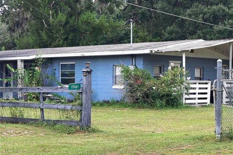 House in Okahumpka, Florida 3 bedrooms, 130.43 sq.m. № 2322392