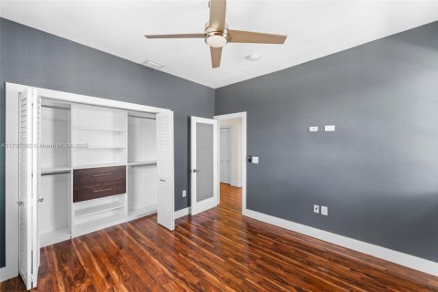 Casa en venta en Miami Lakes, Florida, 4 dormitorios, 251.02 m2 № 1490920 - foto 20