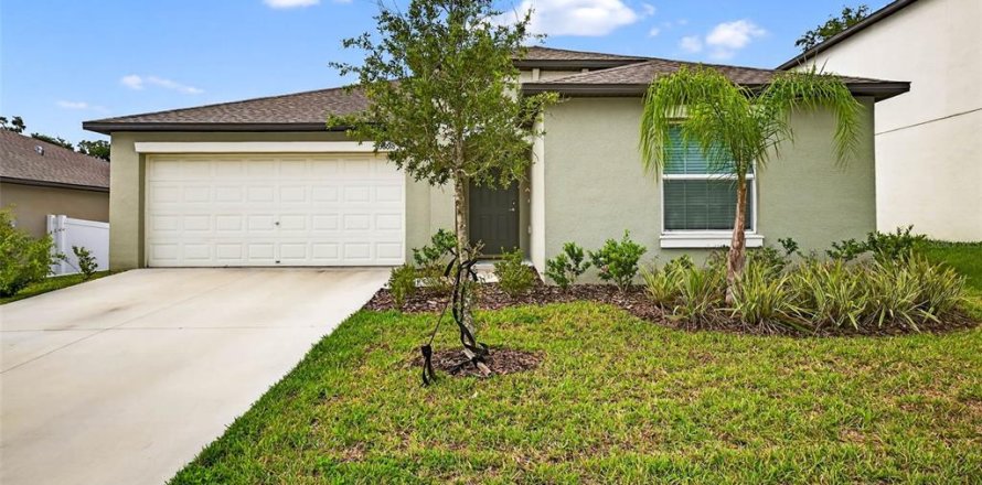 Casa en Zephyrhills, Florida 4 dormitorios, 180.14 m2 № 1787910