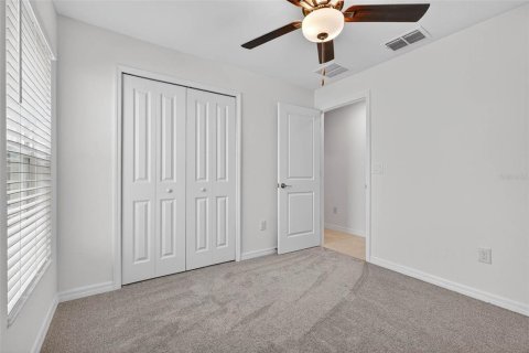 House in Zephyrhills, Florida 4 bedrooms, 180.14 sq.m. № 1787910 - photo 24