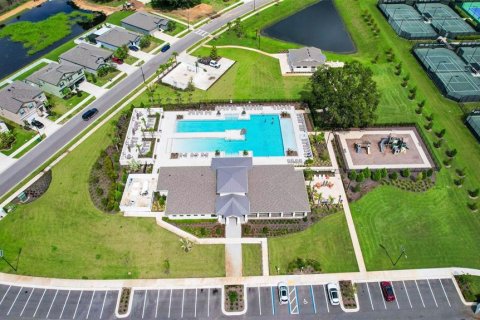 House in Zephyrhills, Florida 4 bedrooms, 180.14 sq.m. № 1787910 - photo 2
