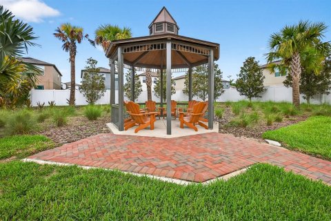 House in Zephyrhills, Florida 4 bedrooms, 180.14 sq.m. № 1787910 - photo 3