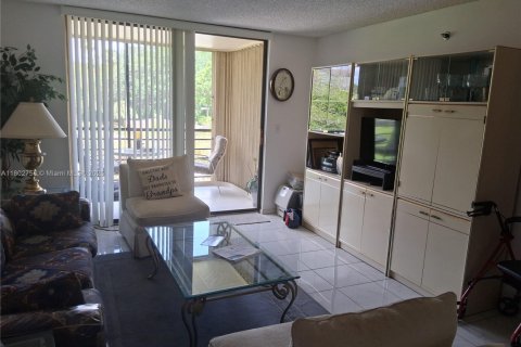 Condo in Pembroke Pines, Florida, 2 bedrooms  № 1864790 - photo 10
