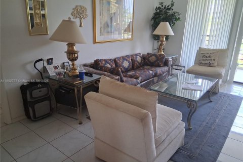 Condo in Pembroke Pines, Florida, 2 bedrooms  № 1864790 - photo 9