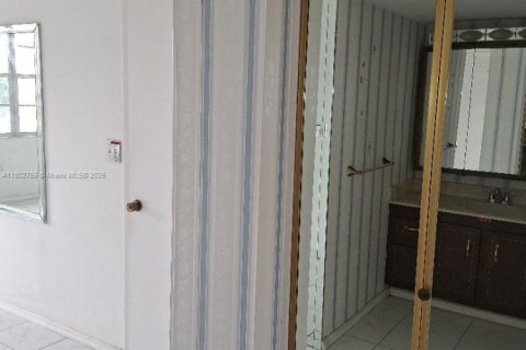 Copropriété à vendre à Pembroke Pines, Floride: 2 chambres № 1864790 - photo 27