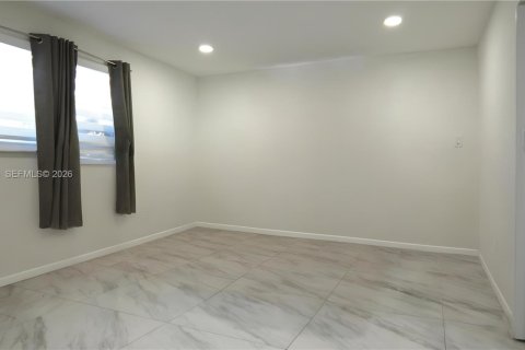 Снять в аренду виллу или дом в Майами, Флорида 3 спальни, 148.64м2, № 1998150 - фото 13