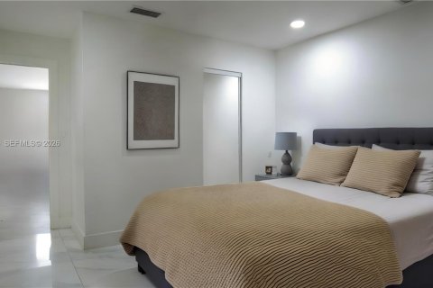 Villa ou maison à louer à Miami, Floride: 3 chambres, 148.64 m2 № 1998150 - photo 5