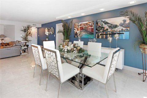 Condominio en venta en Hollywood, Florida, 2 dormitorios, 145.86 m2 № 1970265 - foto 11