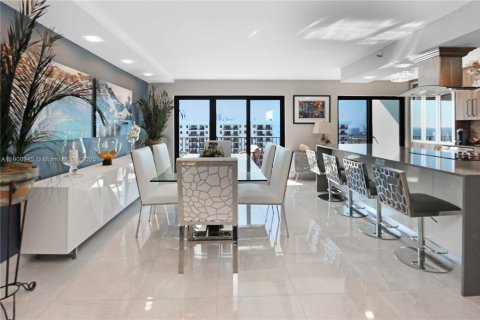 Condominio en venta en Hollywood, Florida, 2 dormitorios, 145.86 m2 № 1970265 - foto 1