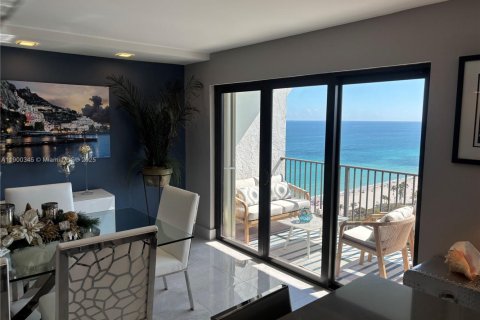Condominio en venta en Hollywood, Florida, 2 dormitorios, 145.86 m2 № 1970265 - foto 19