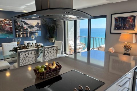 Condominio en venta en Hollywood, Florida, 2 dormitorios, 145.86 m2 № 1970265 - foto 17