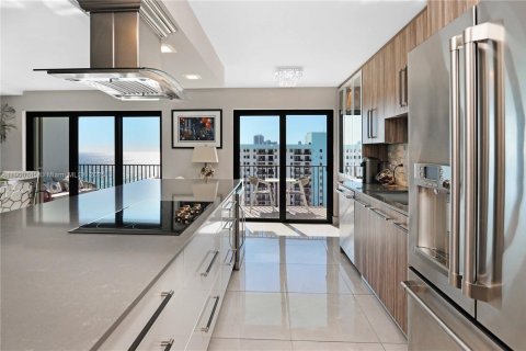 Condominio en venta en Hollywood, Florida, 2 dormitorios, 145.86 m2 № 1970265 - foto 15