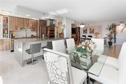 Condominio en venta en Hollywood, Florida, 2 dormitorios, 145.86 m2 № 1970265 - foto 9