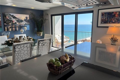 Condominio en venta en Hollywood, Florida, 2 dormitorios, 145.86 m2 № 1970265 - foto 18