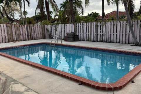 Villa ou maison à louer à Miami, Floride: 3 chambres, 154.87 m2 № 2062823 - photo 16