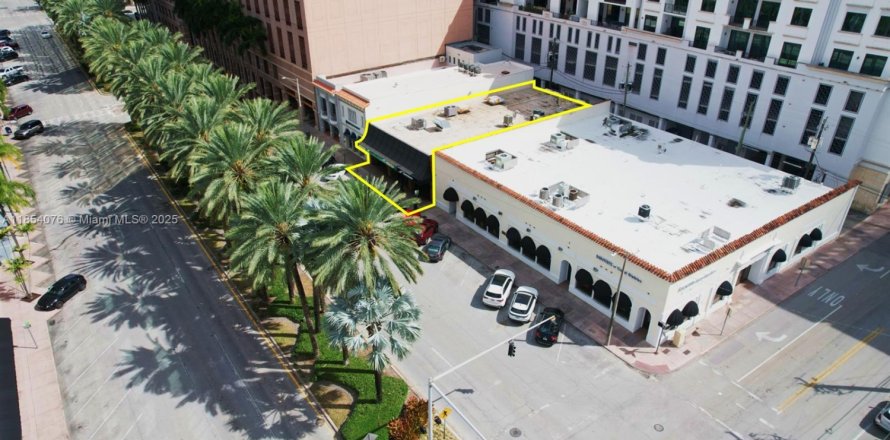 Commercial property in Coral Gables, Florida № 1872072