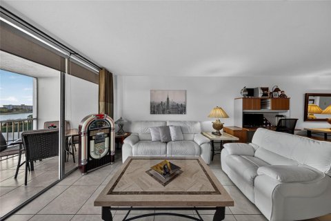 Купить кондоминиум в Помпано-Бич, Флорида 3 комнаты, 112.97м2, № 2177345 - фото 30