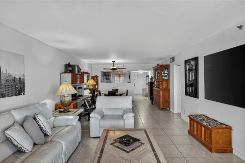 Купить кондоминиум в Помпано-Бич, Флорида 3 комнаты, 112.97м2, № 2177345 - фото 27