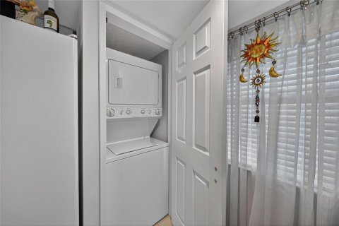 Купить кондоминиум в Помпано-Бич, Флорида 3 комнаты, 112.97м2, № 2177345 - фото 15