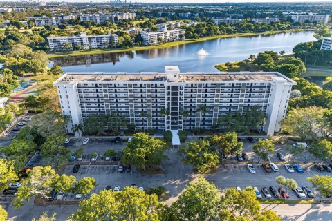 Купить кондоминиум в Помпано-Бич, Флорида 3 комнаты, 112.97м2, № 2177345 - фото 4