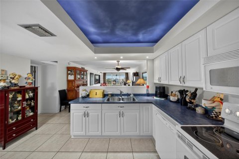 Купить кондоминиум в Помпано-Бич, Флорида 3 комнаты, 112.97м2, № 2177345 - фото 12