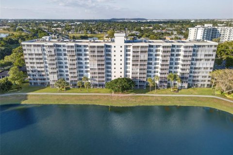 Condo à Pompano Beach, Floride, 2 chambres № 2177345