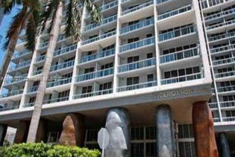 Condo in Miami, Florida, 2 bedrooms  № 1175938