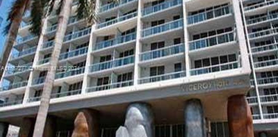 Condo in Miami, Florida, 2 bedrooms № 1175938