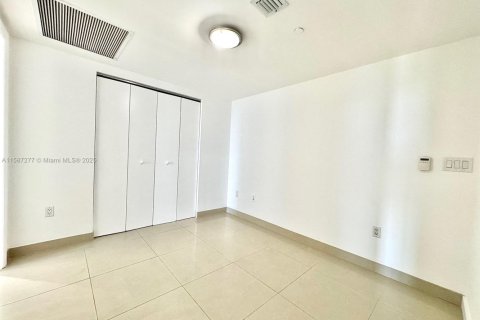 Copropriété à vendre à Miami, Floride: 2 chambres, 88.54 m2 № 1175938 - photo 6
