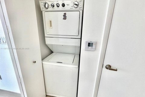 Copropriété à vendre à Miami, Floride: 2 chambres, 88.54 m2 № 1175938 - photo 10