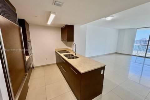Copropriété à vendre à Miami, Floride: 2 chambres, 88.54 m2 № 1175938 - photo 3