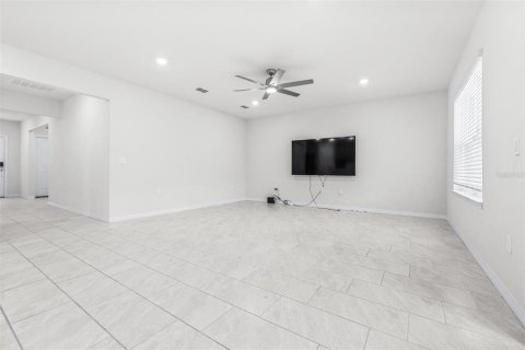 House in Winter Haven, Florida 3 bedrooms, 154.12 sq.m. № 1684678 - photo 10