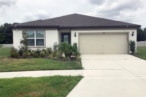 House in Winter Haven, Florida 3 bedrooms, 154.12 sq.m. № 1684678 - photo 1