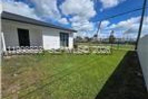 House in Homestead, Florida 3 bedrooms, 120.77 sq.m. № 2067779 - photo 11