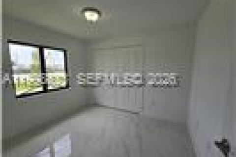 House in Homestead, Florida 3 bedrooms, 120.77 sq.m. № 2067779 - photo 14