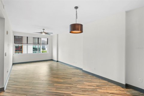 Condominio en venta en Tampa, Florida, 2 dormitorios, 97.55 m2 № 2216343 - foto 6