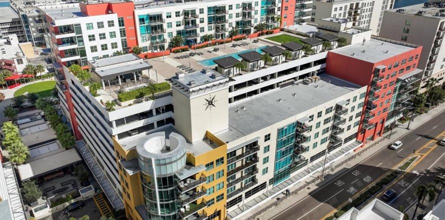 Condominio en Tampa, Florida, 2 dormitorios № 2216343