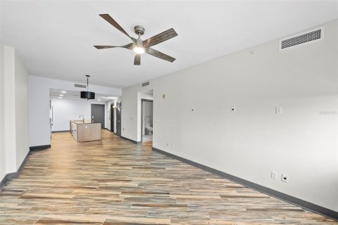 Condominio en venta en Tampa, Florida, 2 dormitorios, 97.55 m2 № 2216343 - foto 9