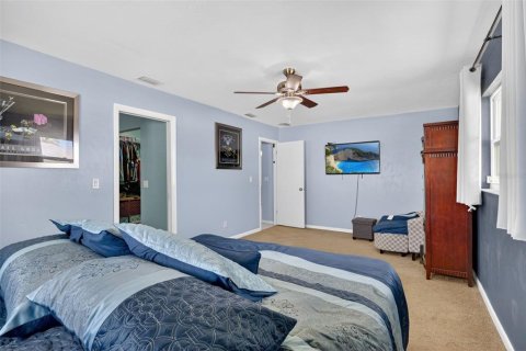 House in Cape Coral, Florida 3 bedrooms, 191.19 sq.m. № 2114316 - photo 18