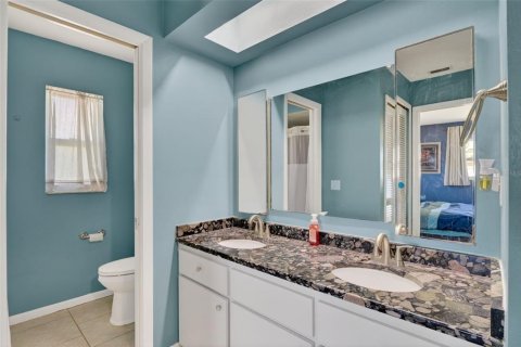 House in Cape Coral, Florida 3 bedrooms, 191.19 sq.m. № 2114316 - photo 20