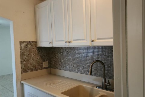 Apartment in West Palm Beach, Florida 1 bedroom, 51.1 sq.m. № 2175839 - photo 10