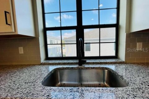 Touwnhouse à louer à Winter Springs, Floride: 4 chambres, 219.16 m2 № 2102912 - photo 5