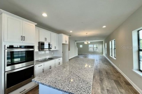 Touwnhouse à louer à Winter Springs, Floride: 4 chambres, 219.16 m2 № 2102912 - photo 6