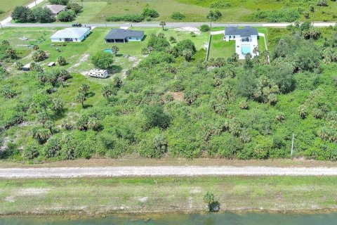 Land in Lehigh Acres, Florida № 2164319 - photo 6