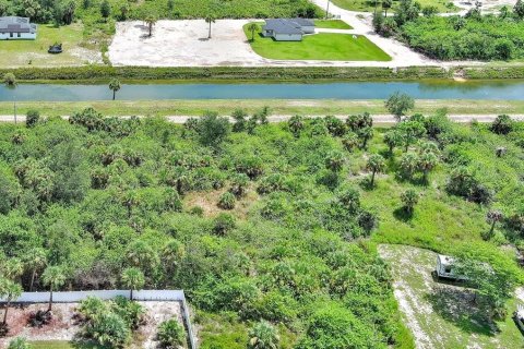 Land in Lehigh Acres, Florida № 2164319 - photo 13