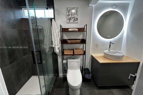 Снять в аренду квартиру в Форт-Лодердейл, Флорида 1 спальня, 169.45м2, № 1989969 - фото 1